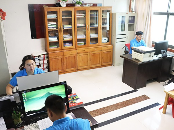 開心玩具：辦公一角