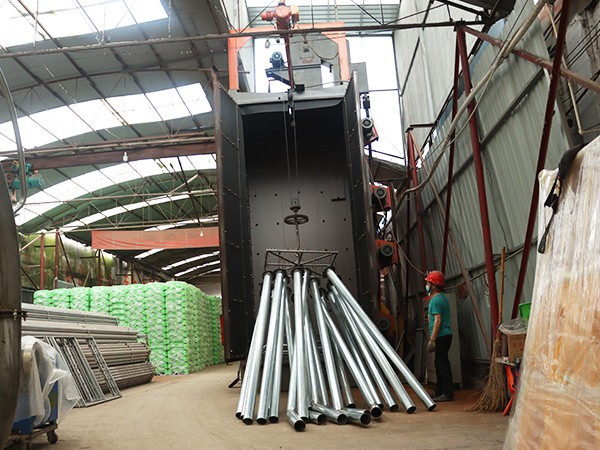 開心玩具：材料卸貨